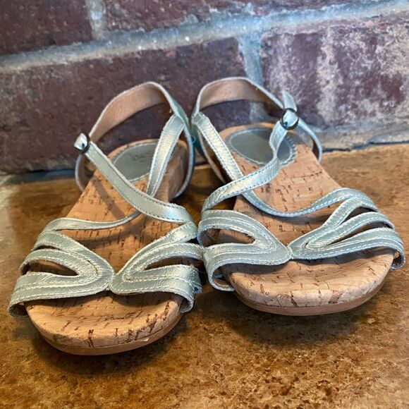 ANTHROPOLOGIE Miss Albright Philadelphia Blue Metallic Leather Strappy Sandals - Picture 3 of 10